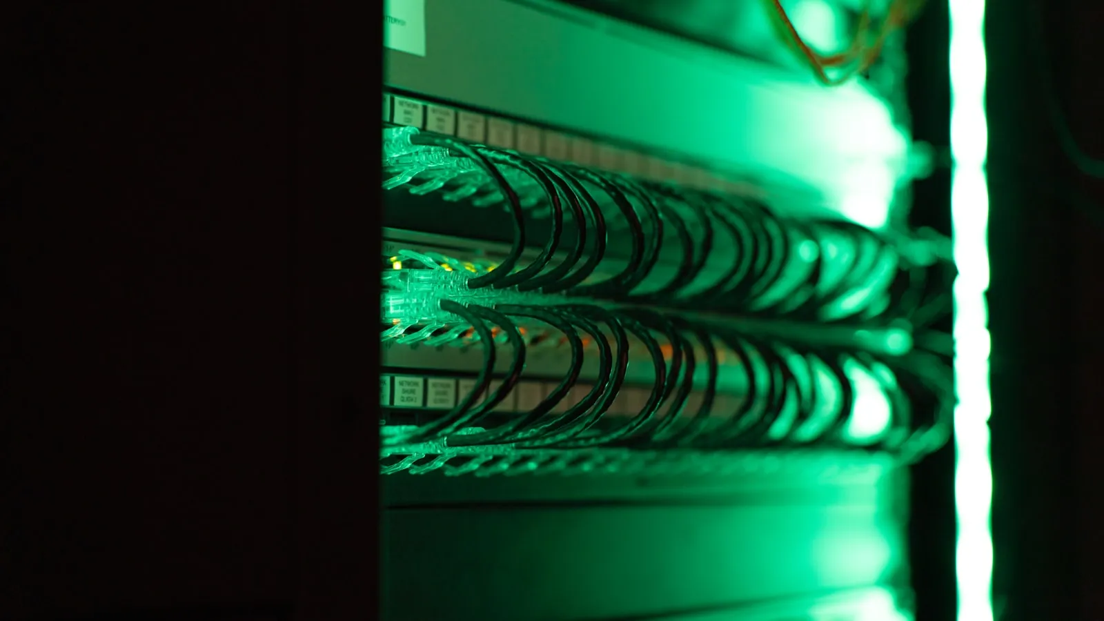 Server in einem Rechenzentrum aus der Nähe